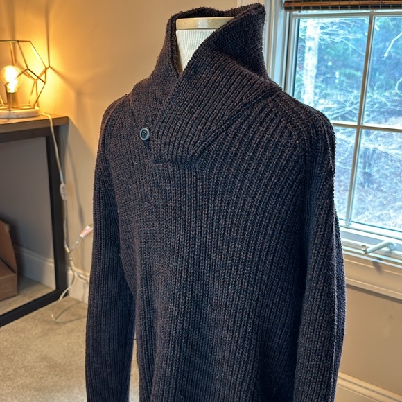 Banana Republic Sweater! Size L - Picture 2 of 5